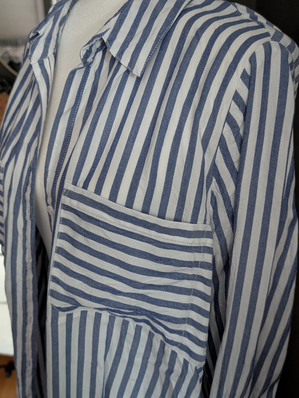 BeachLunchLounge Coastal Blue and White Striped Button Down Swim Cover Shirt XL - Picture 3 of 4
